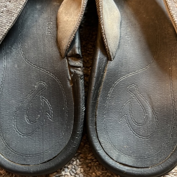 Size 10 Men’s Olukai sandals. - Picture 3 of 3